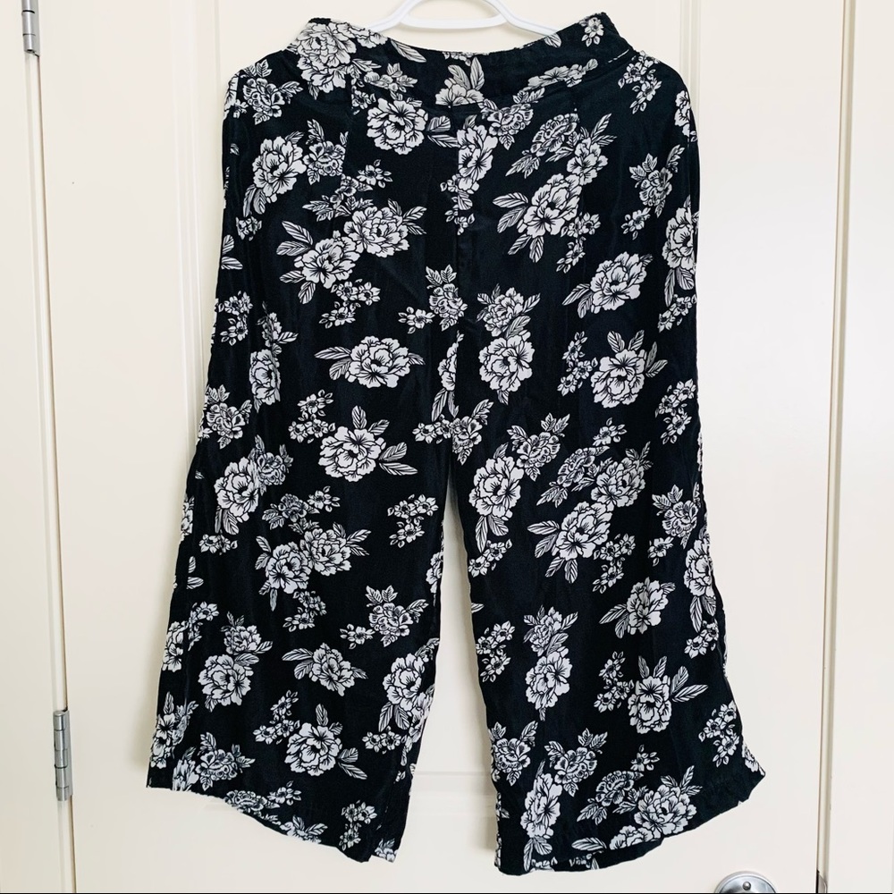 Floral printed Wide Leg Cropped Pants